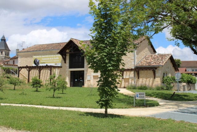 Que visiter à l'est de Périgueux ?