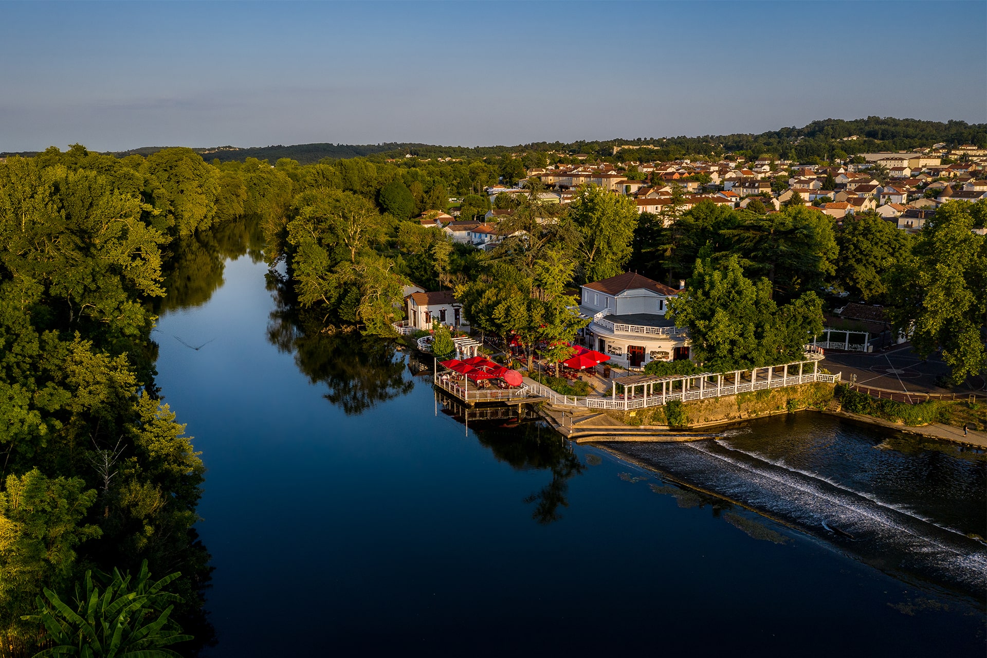 Vue sur l'Isle et la Guinguette de Barnabé à Boulazac